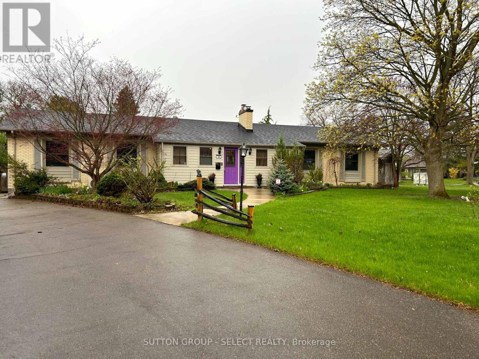 795 HEADLEY DRIVE, London North (North O)