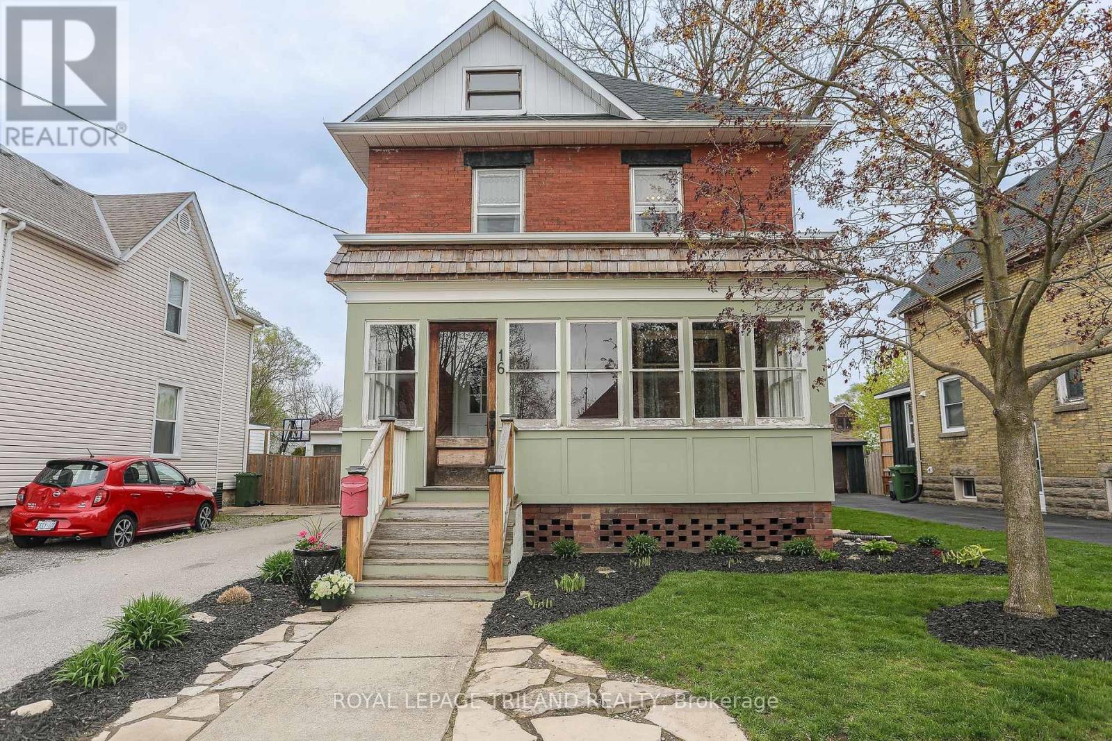 16 MAPLE STREET, St. Thomas