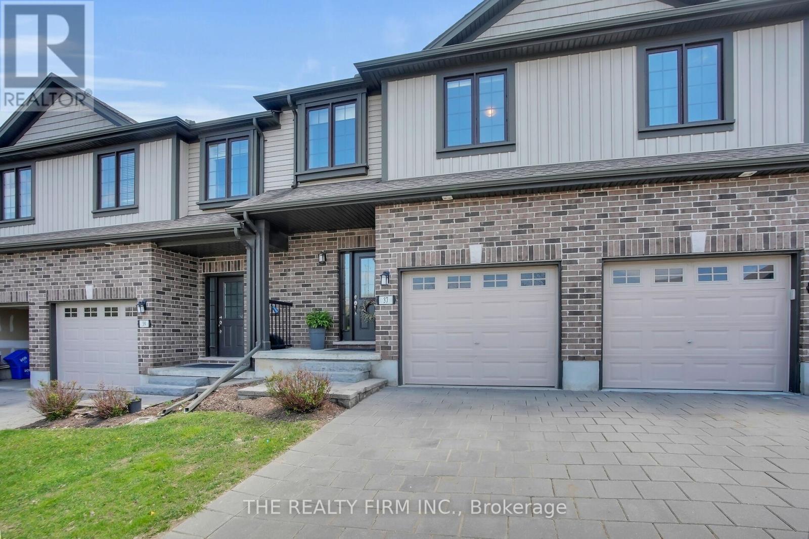 37 - 1030 OAKCROSSING GATE, London North (North M)