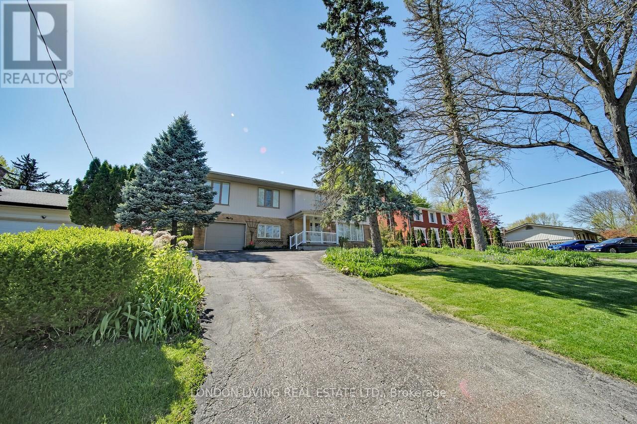 69 ROLLINGWOOD CIRCLE, London North (North J)