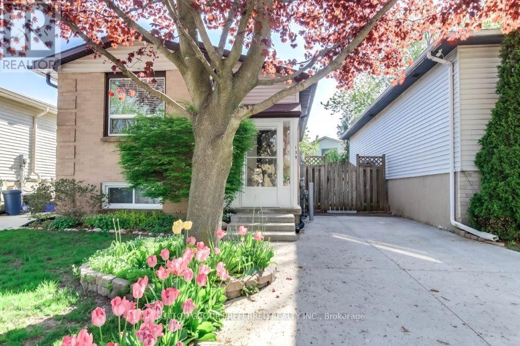 139 OLYMPIC CRESCENT, London North (North I)