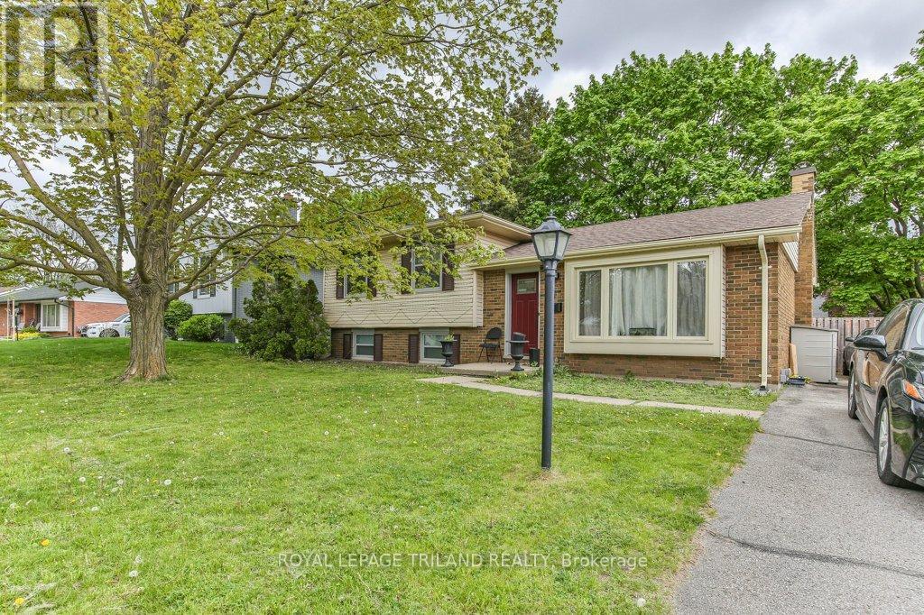 4 MAXWELL CRESCENT, London North (North H)