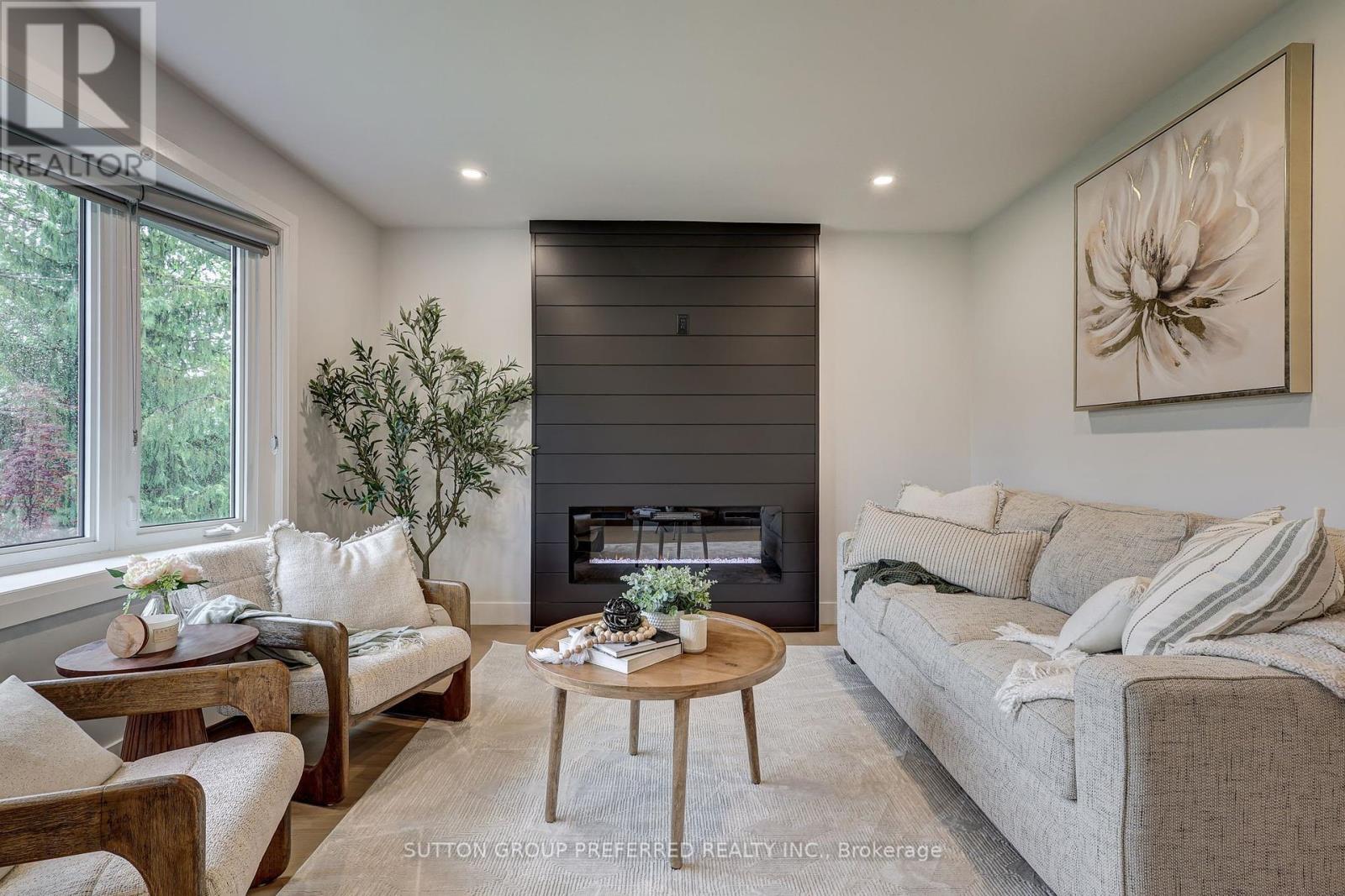 1053 WILLOW DRIVE, London South (South Y)