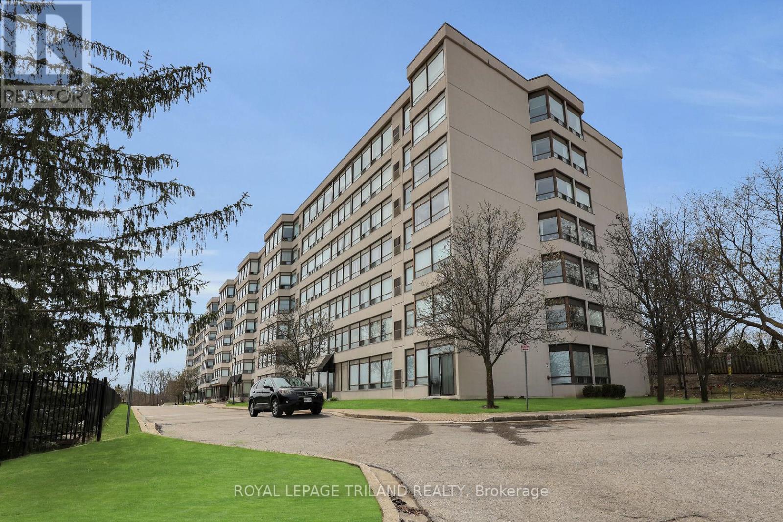 415 - 521 RIVERSIDE DRIVE, London North (North P)