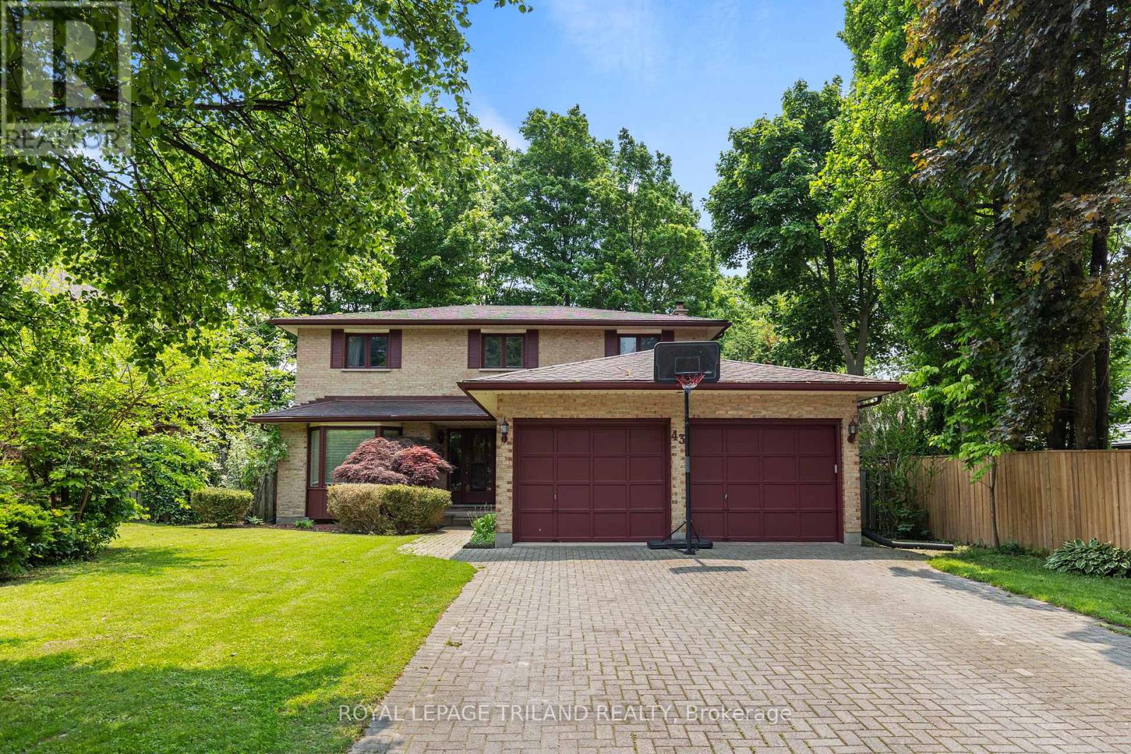 43 MOUNTAINVIEW CRESCENT, London South (South N)
