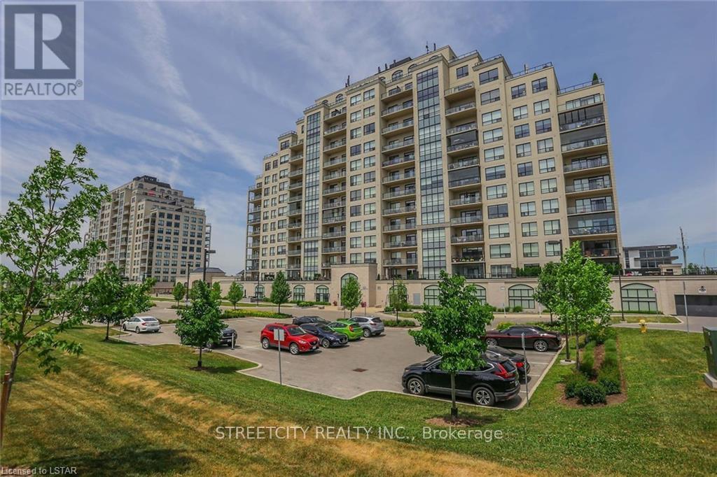 903 - 240 VILLAGEWALK BOULEVARD N, London North (North R)