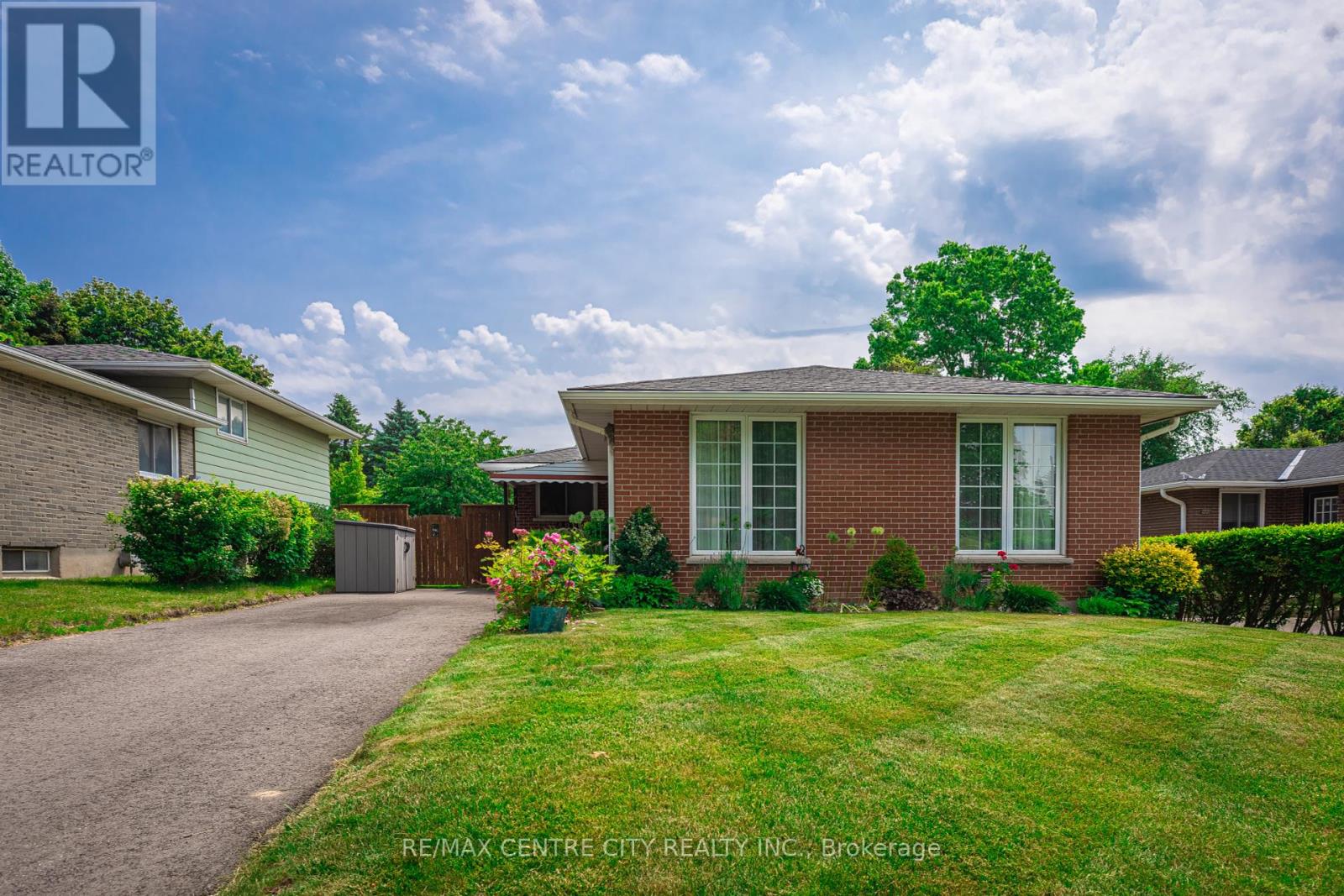 482 CASTLEGROVE BOULEVARD, London North (North K)