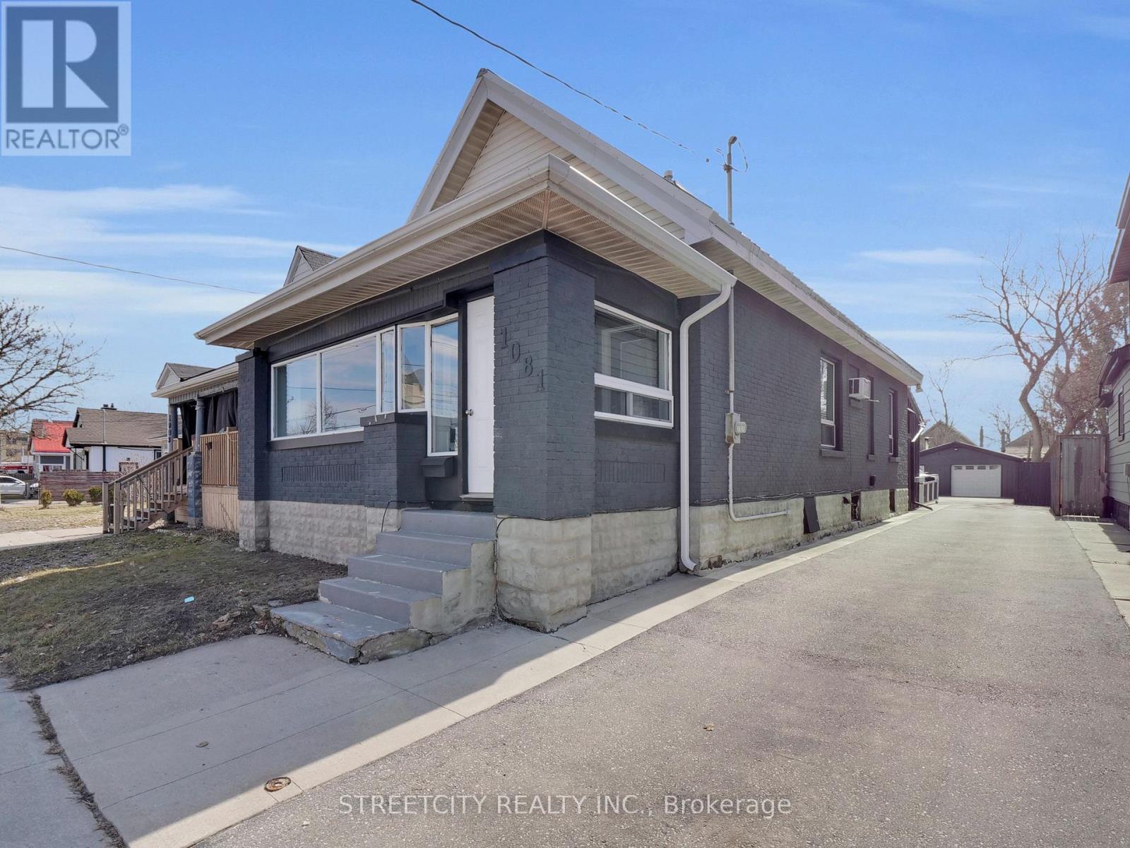 1081 FLORENCE STREET, London East (East M)
