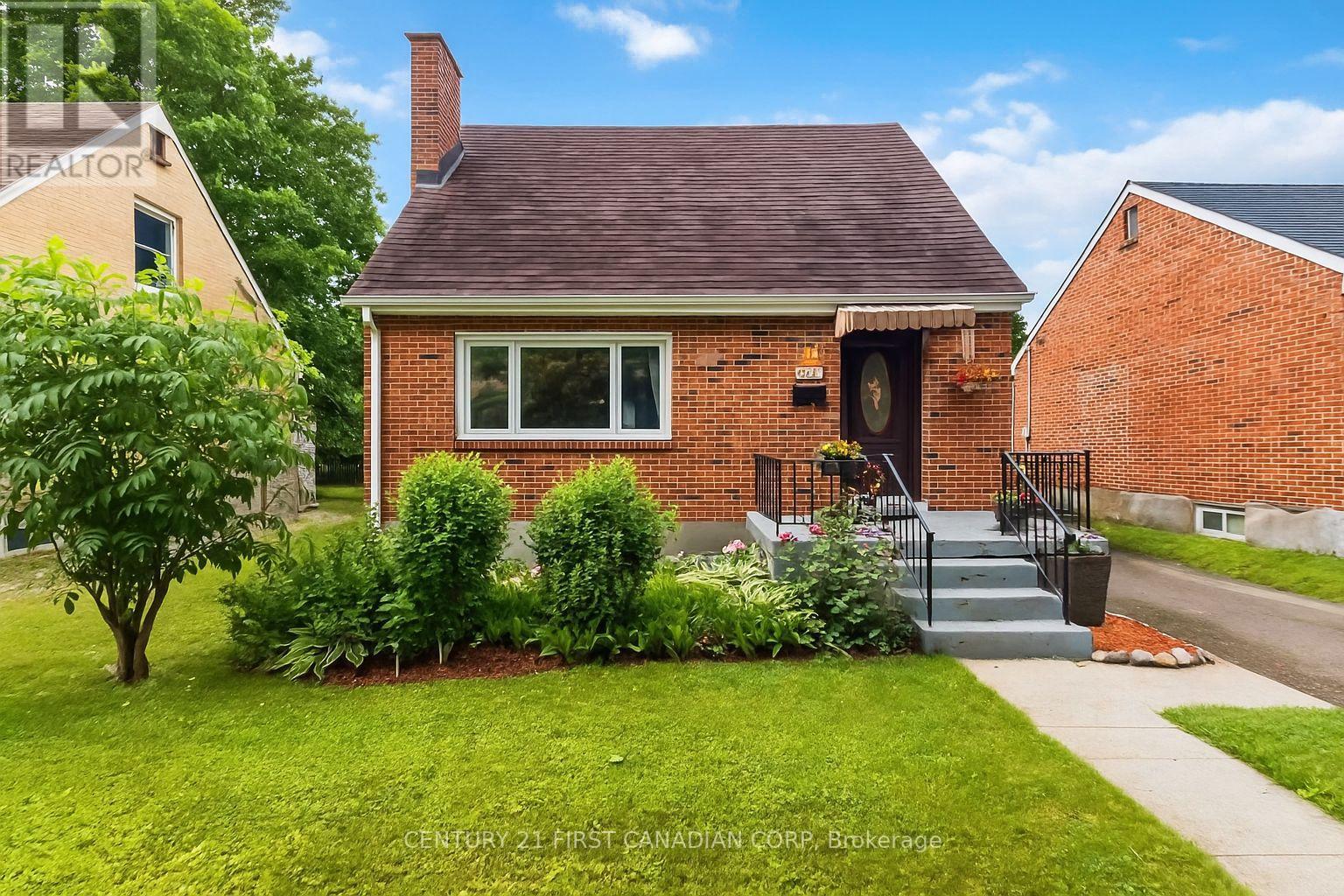 128 EMPRESS AVENUE, London North (North N)