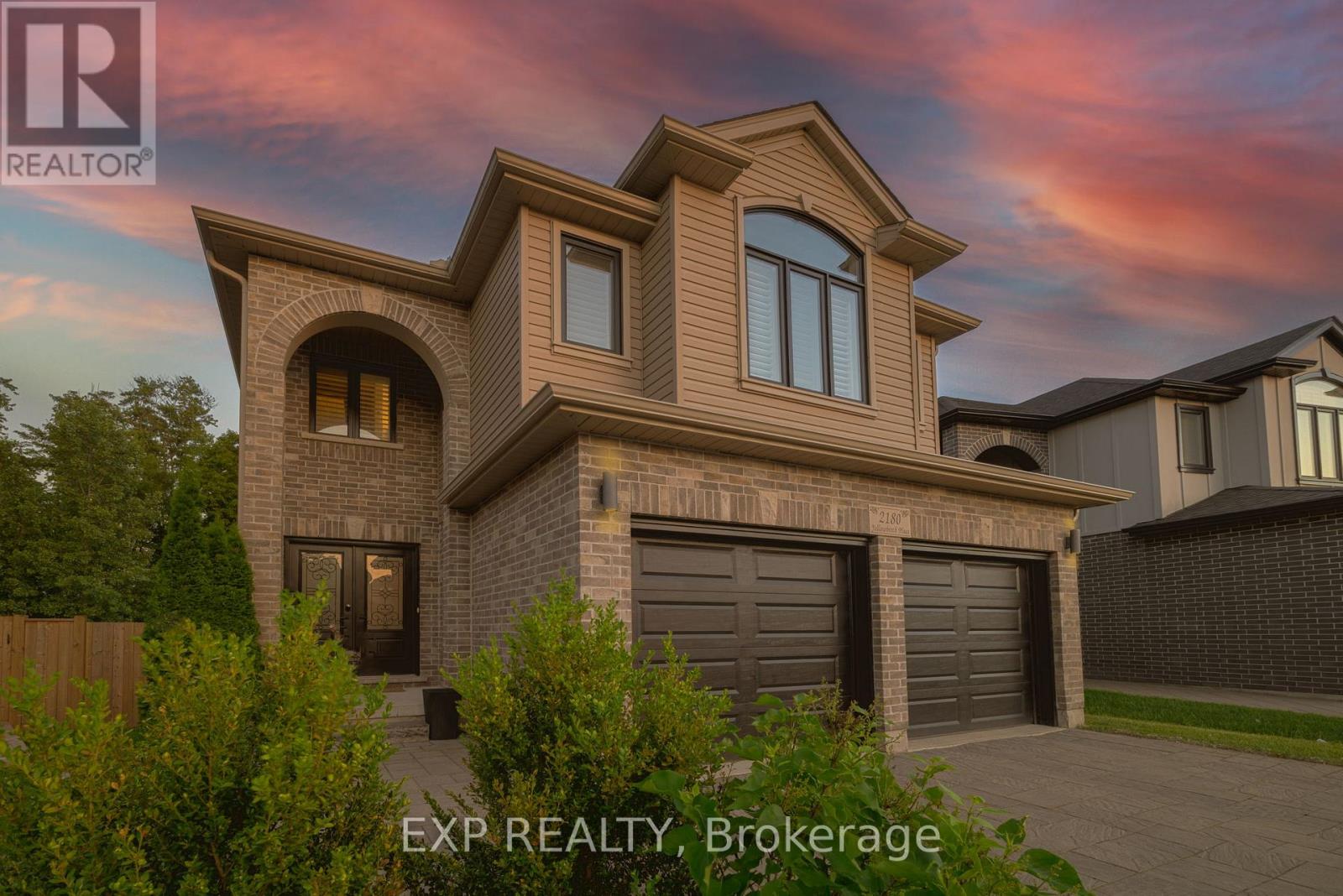 2180 YELLOWBIRCH PLACE, London North (North S)