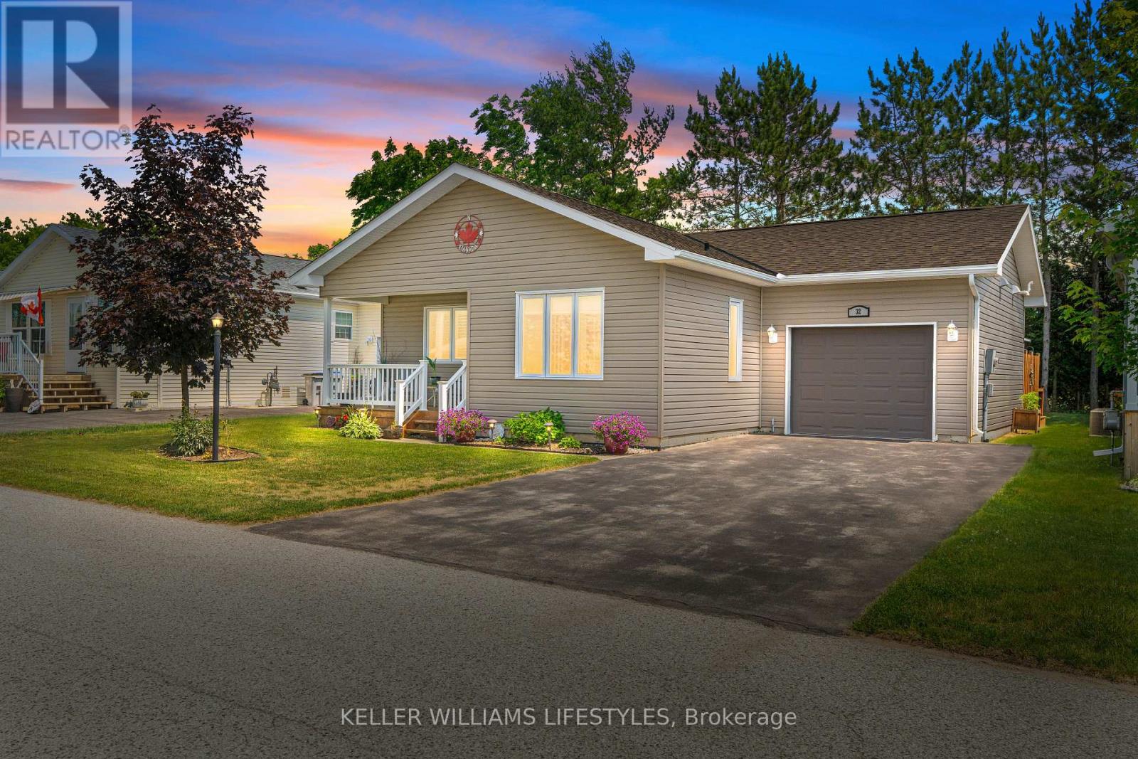 32 BOND STREET, Strathroy-Caradoc (SE)