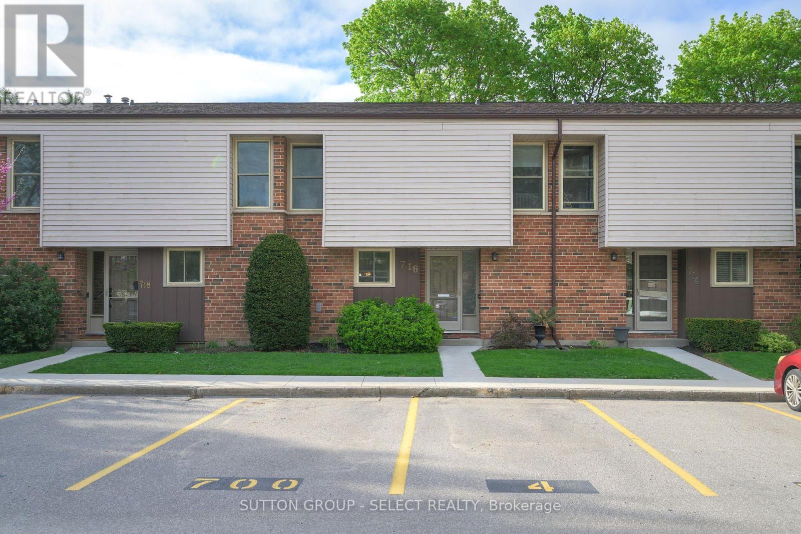 716 FANSHAWE PARK ROAD E, London North (North C)