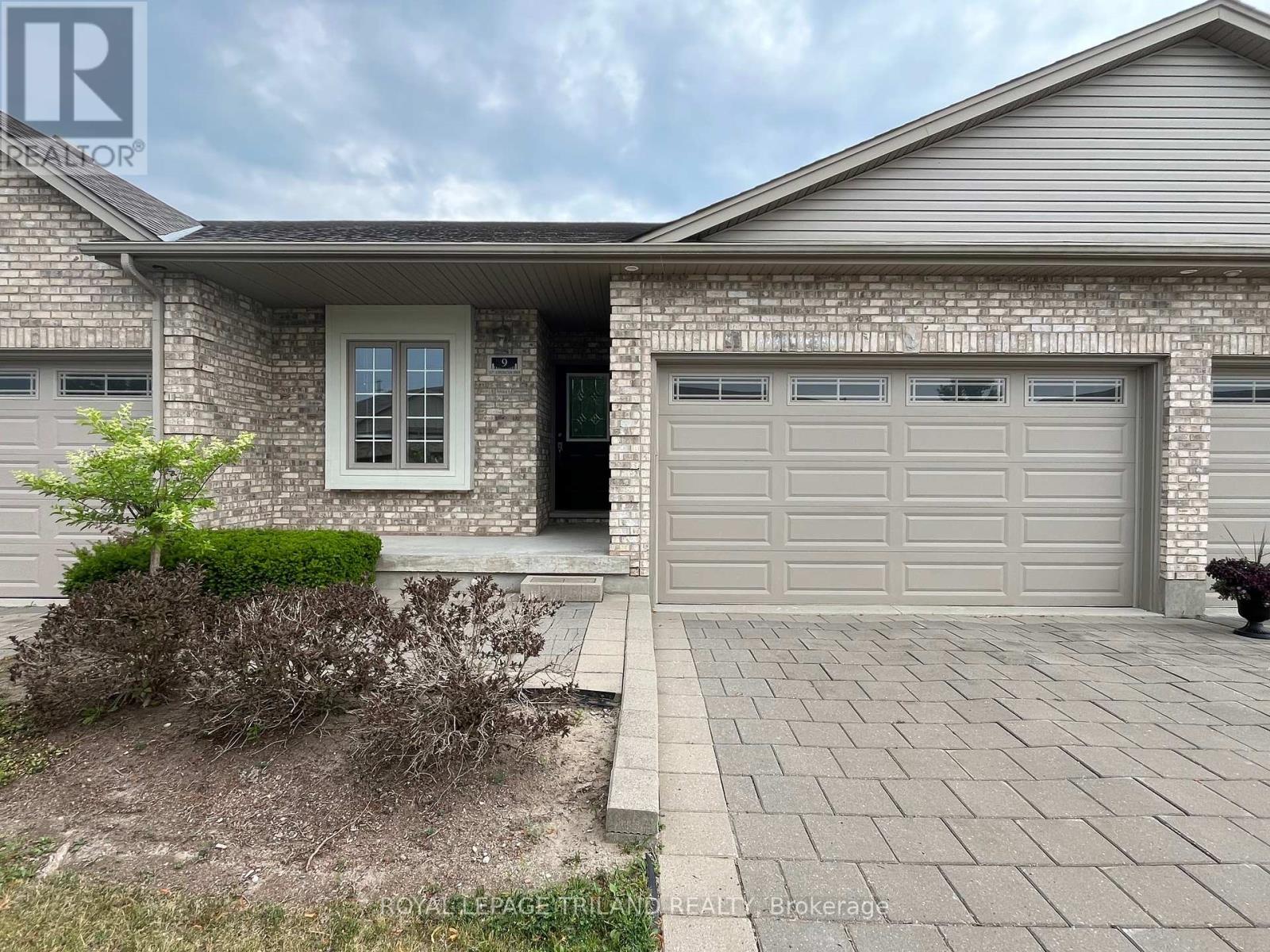 9 - 1571 CORONATION DRIVE, London North (North I)
