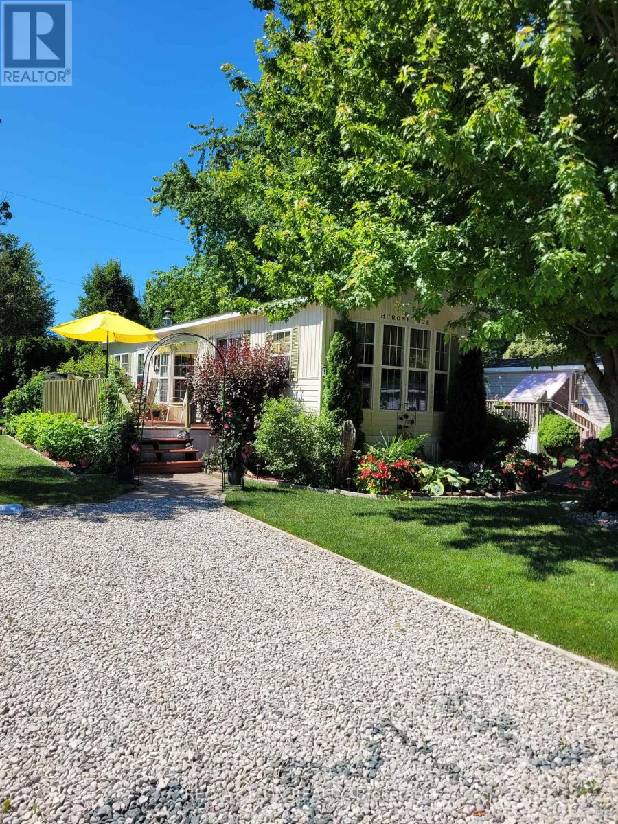9 - 77307 BLUEWATER HIGHWAY, Bluewater (Bayfield)
