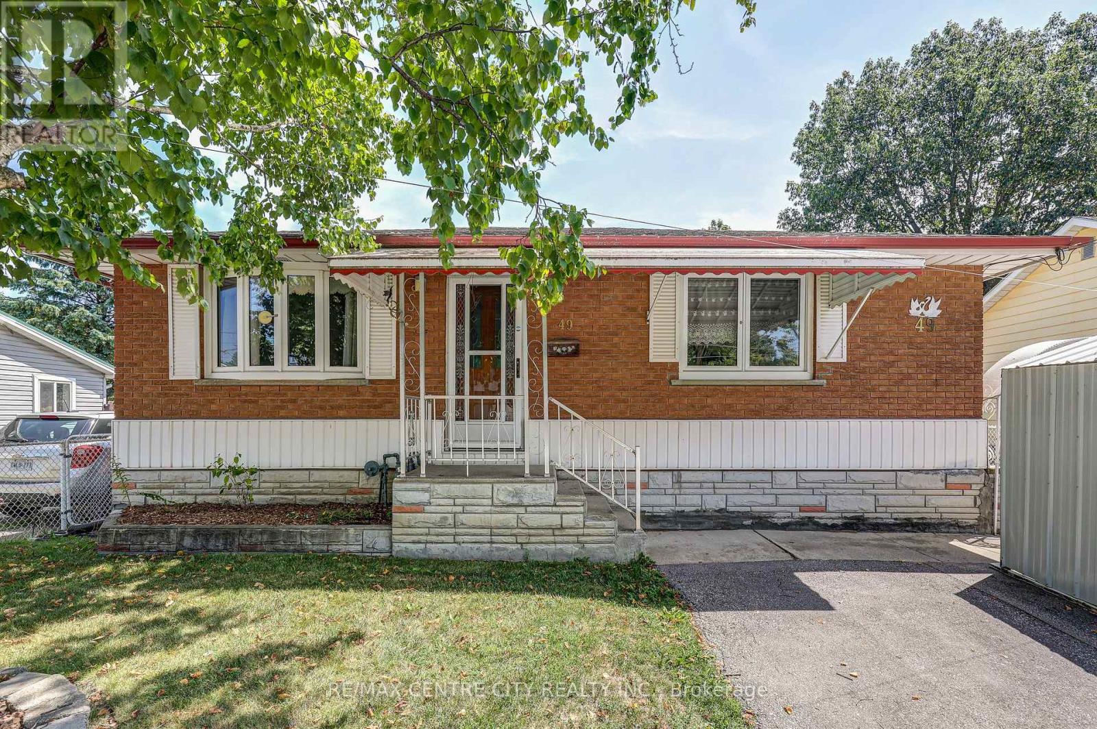 49 VICTORIA STREET S, Aylmer