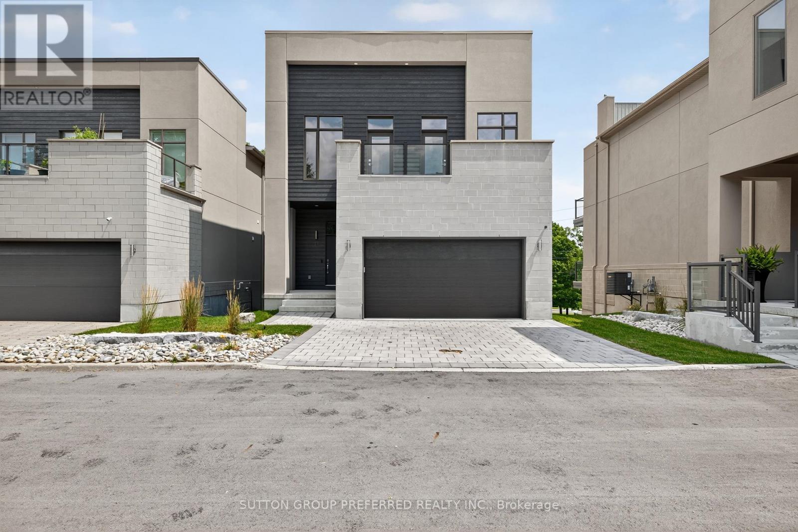 11 - 495 OAKRIDGE DRIVE, London North (North P)