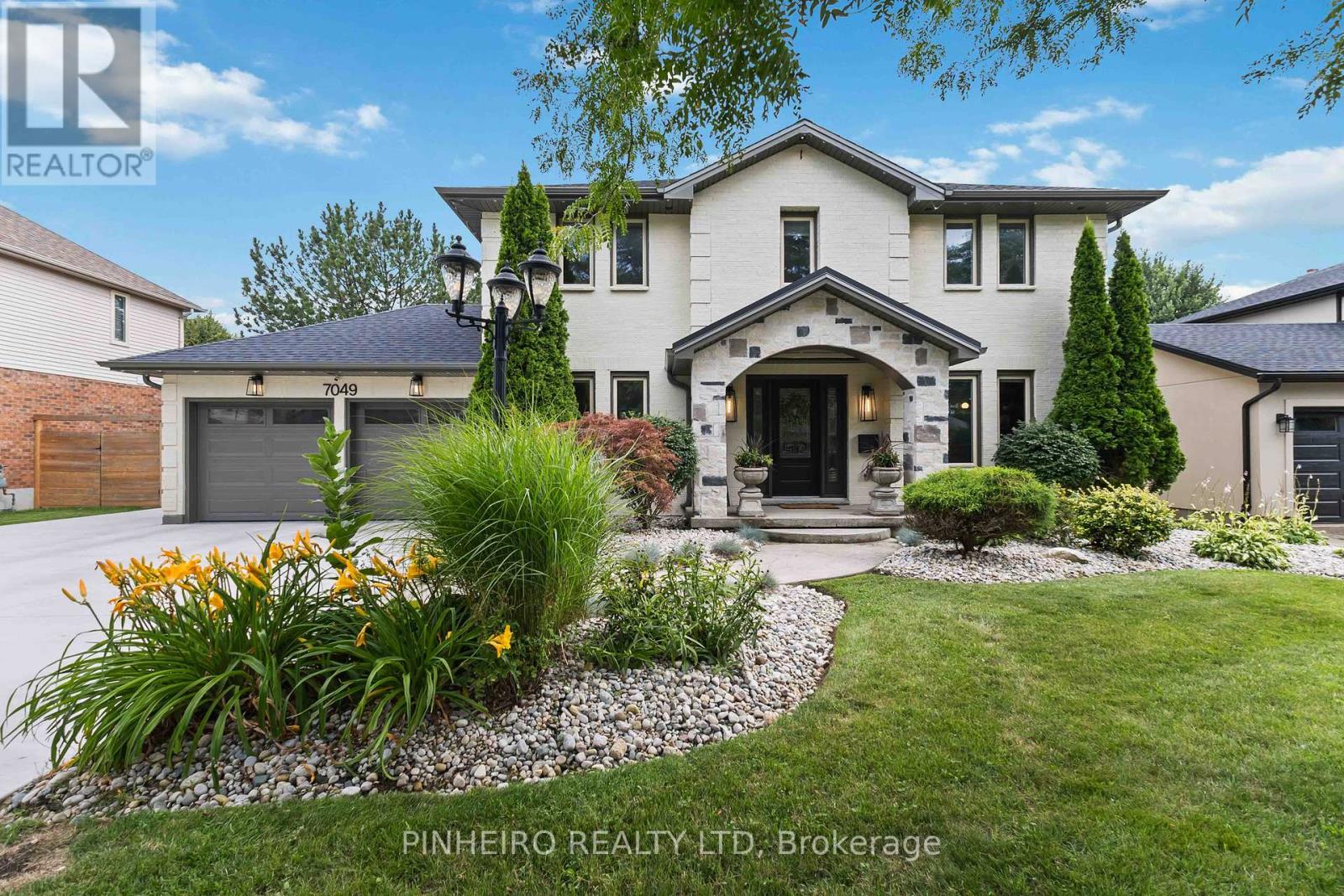 7049 DIANE CRESCENT, London South (South V)
