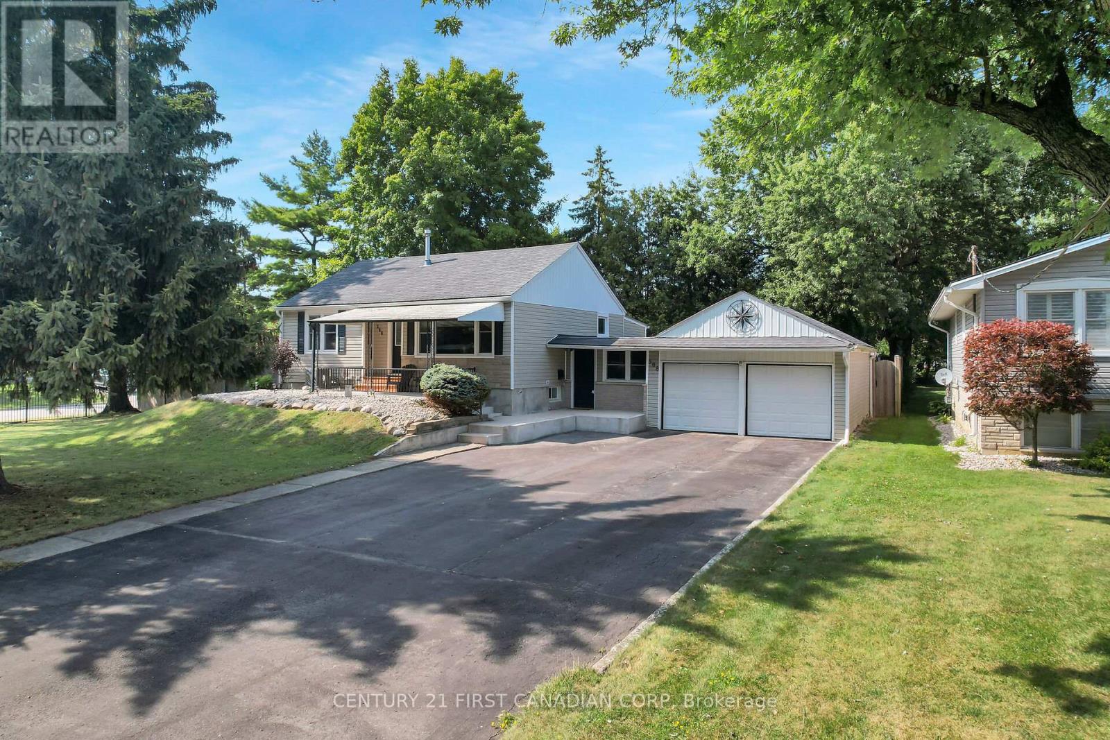 568 CRESTON AVENUE, London South (South R)