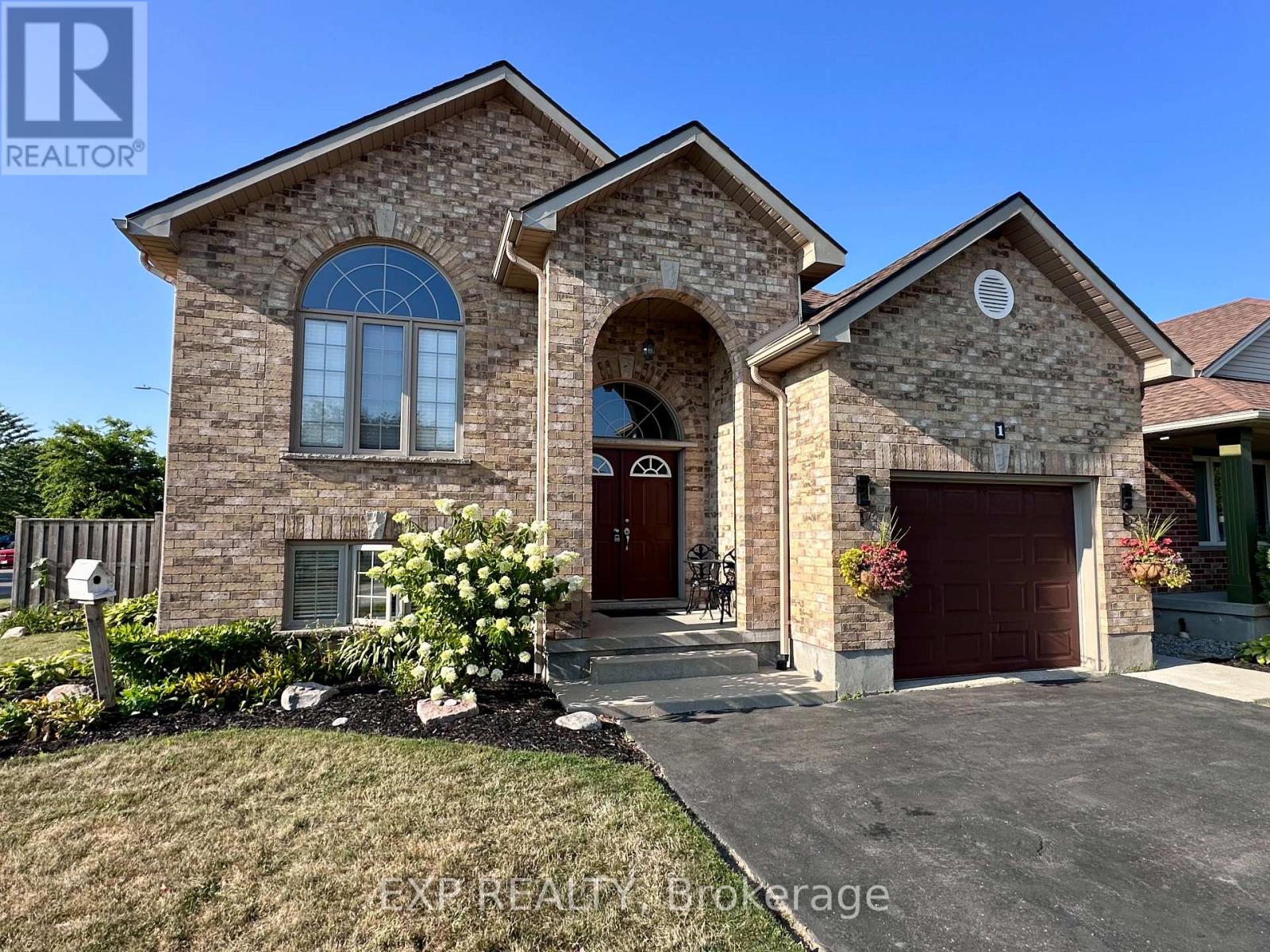 1 FALCONRIDGE COURT, St. Thomas
