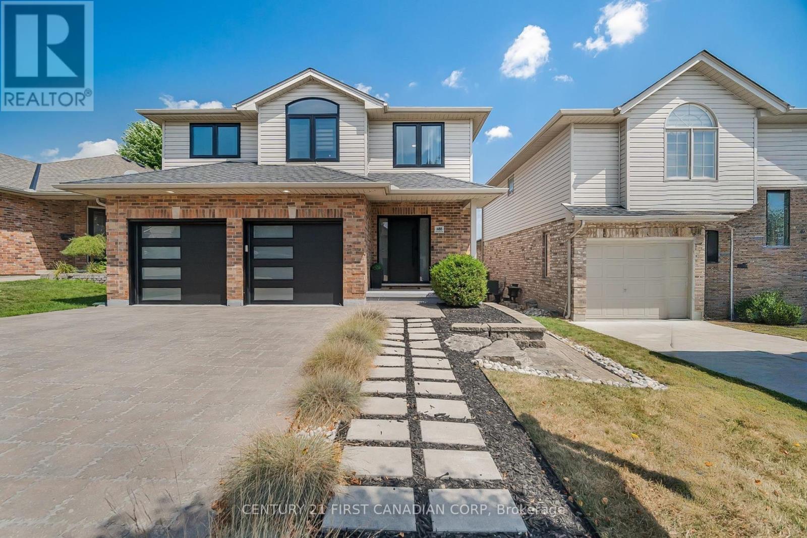 688 CLEARWATER CRESCENT, London North (North B)