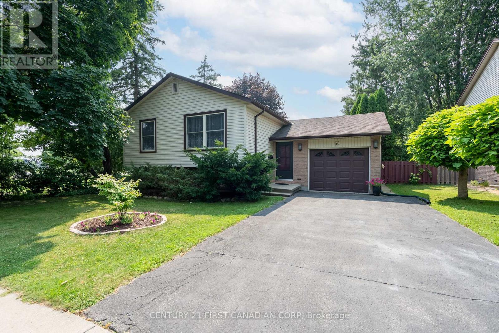 54 FOUR OAKS CRESCENT, London South (South N)