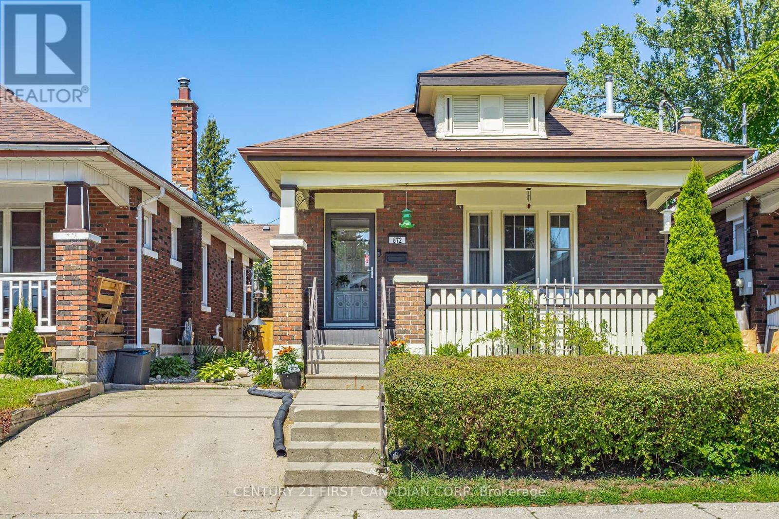 872 LOVETT STREET, London East (East L)