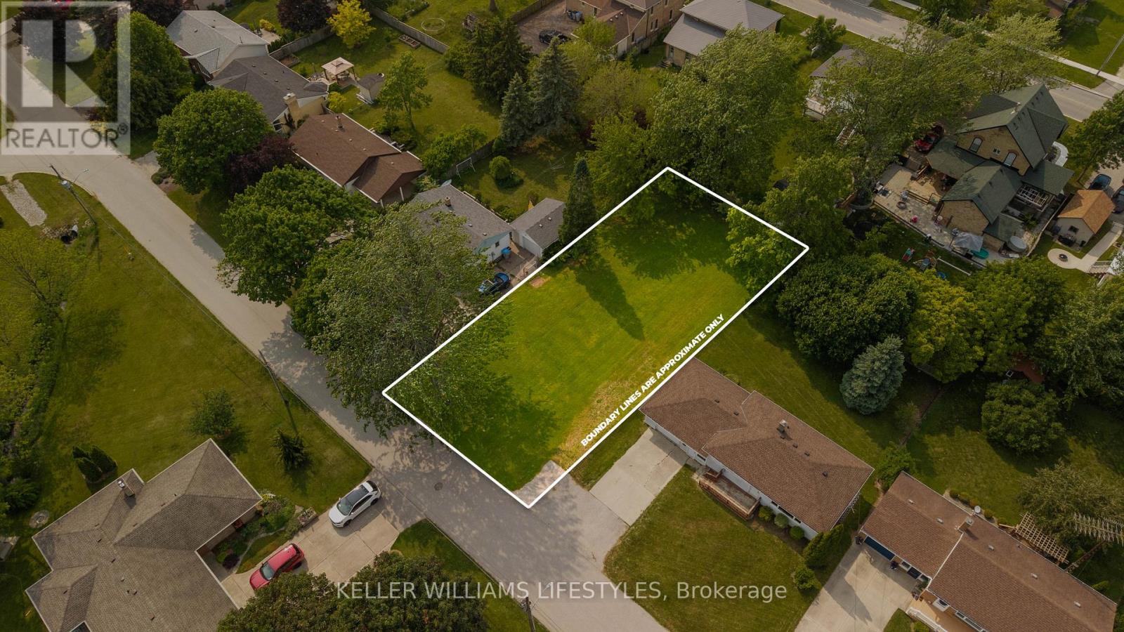 24 MAC KENZIE STREET, Lambton Shores (Forest)
