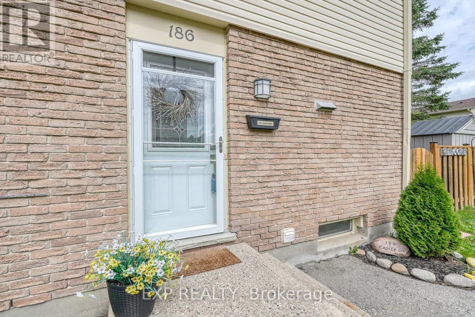 186 - 230 CLARKE ROAD N, London East (East I)