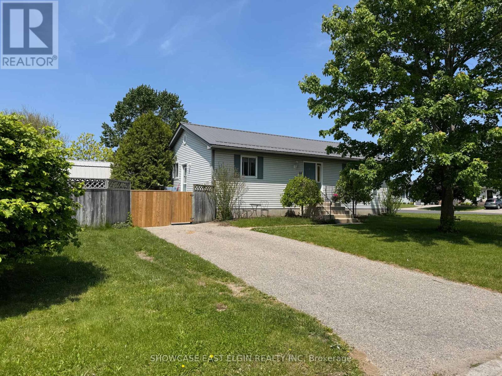 28 MELANIE DRIVE, Aylmer