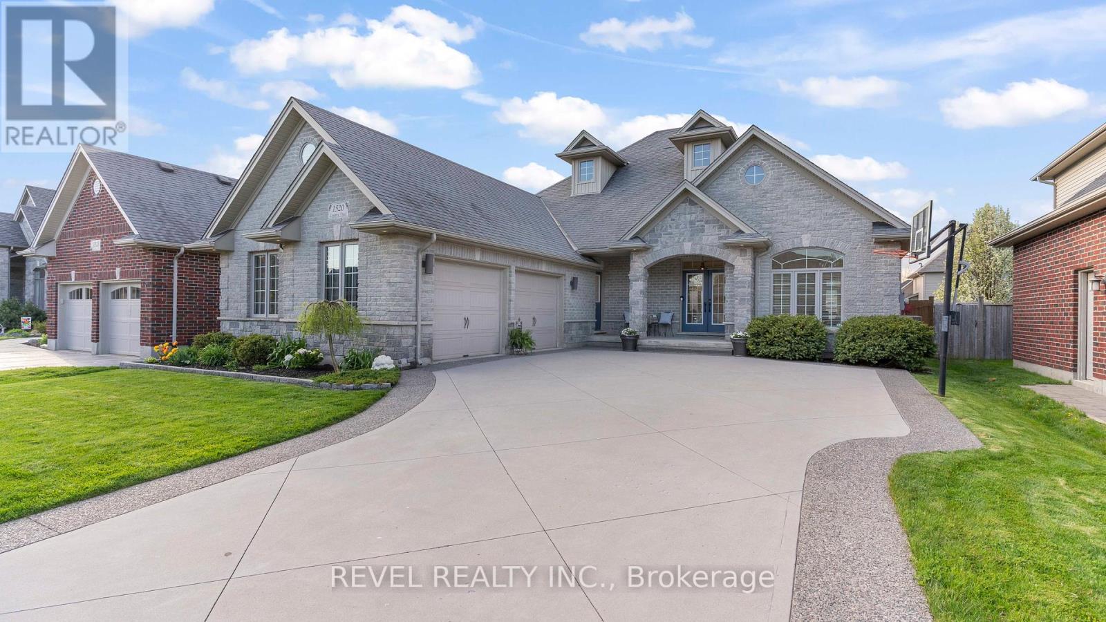 1520 LOGANS TRAIL, London South (South A)