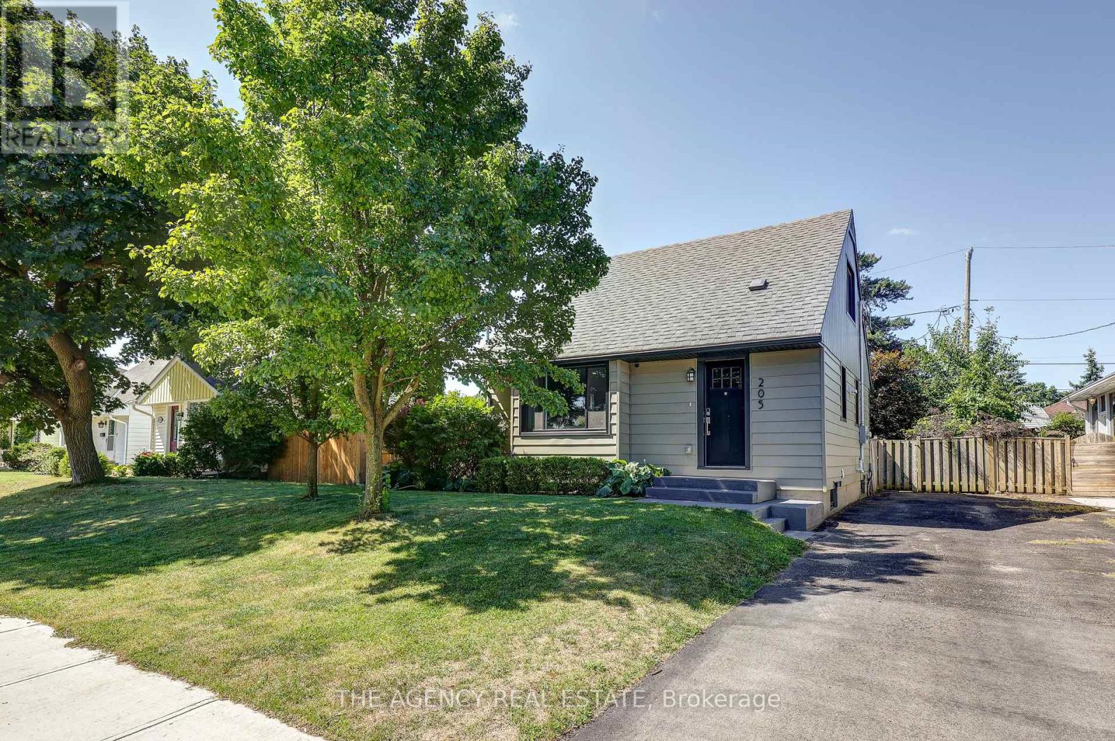 205 RHINE AVENUE, London East (East C)