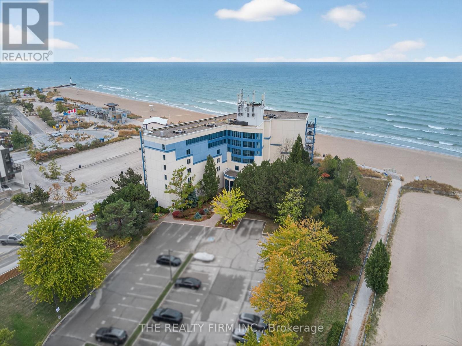 604 - 9 PINE STREET, Lambton Shores (Grand Bend)