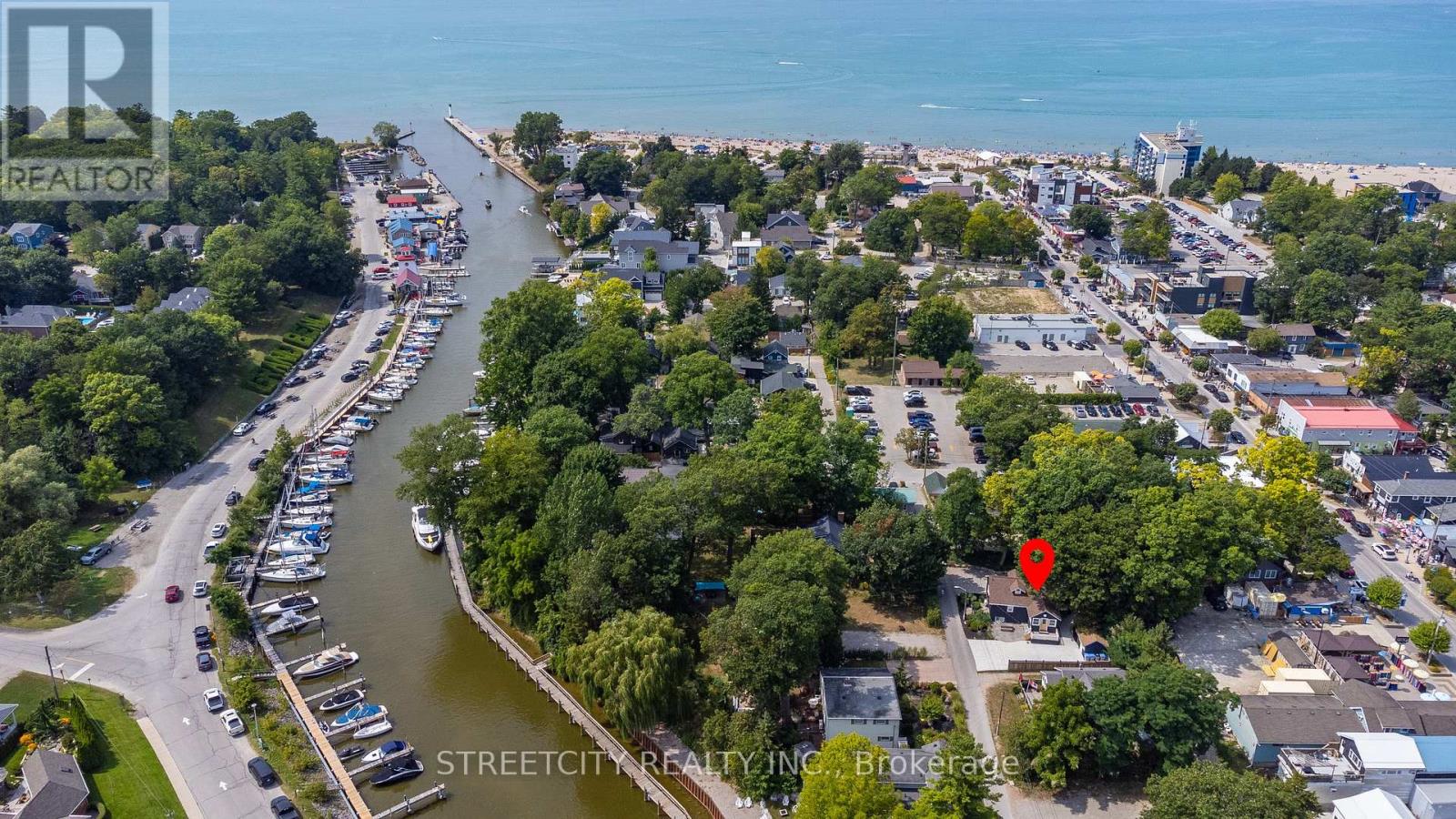 35 MORENZ LANE, Lambton Shores (Grand Bend)