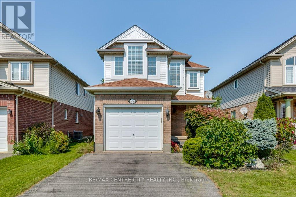 1076 PLEASANTVIEW DRIVE, London