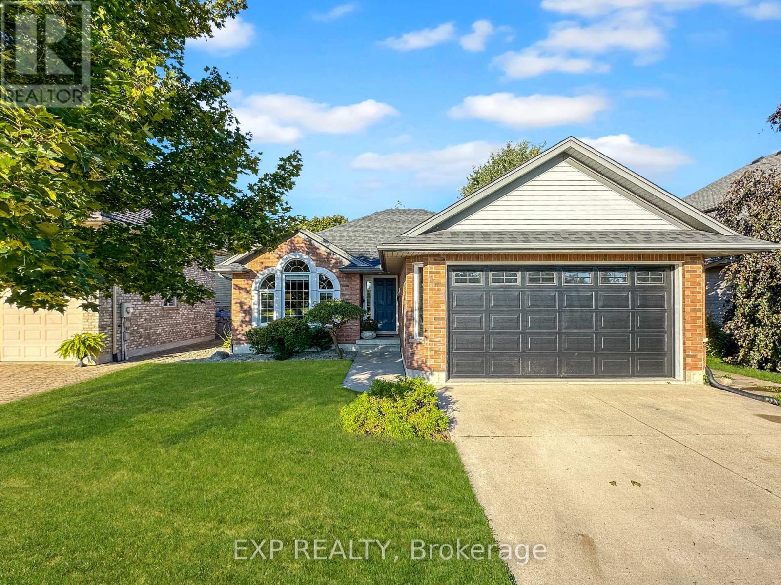 512 DARCY DRIVE, Strathroy-Caradoc (NE)