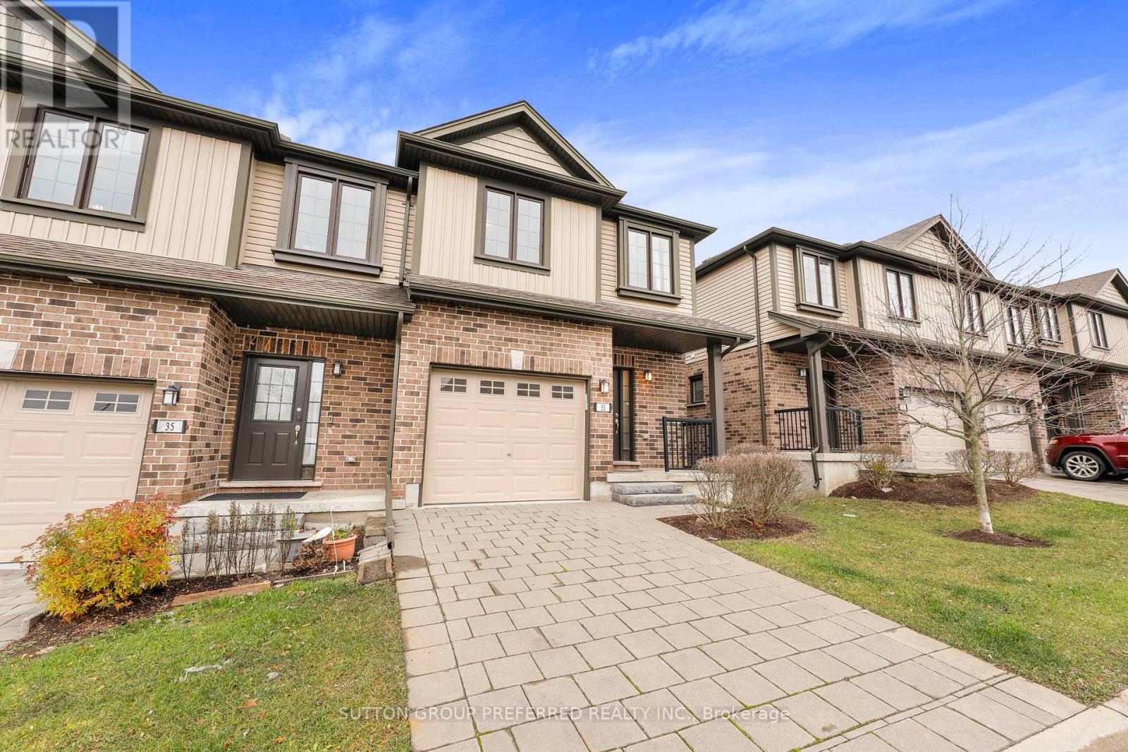 33 - 1030 OAKCROSSING GATE, London