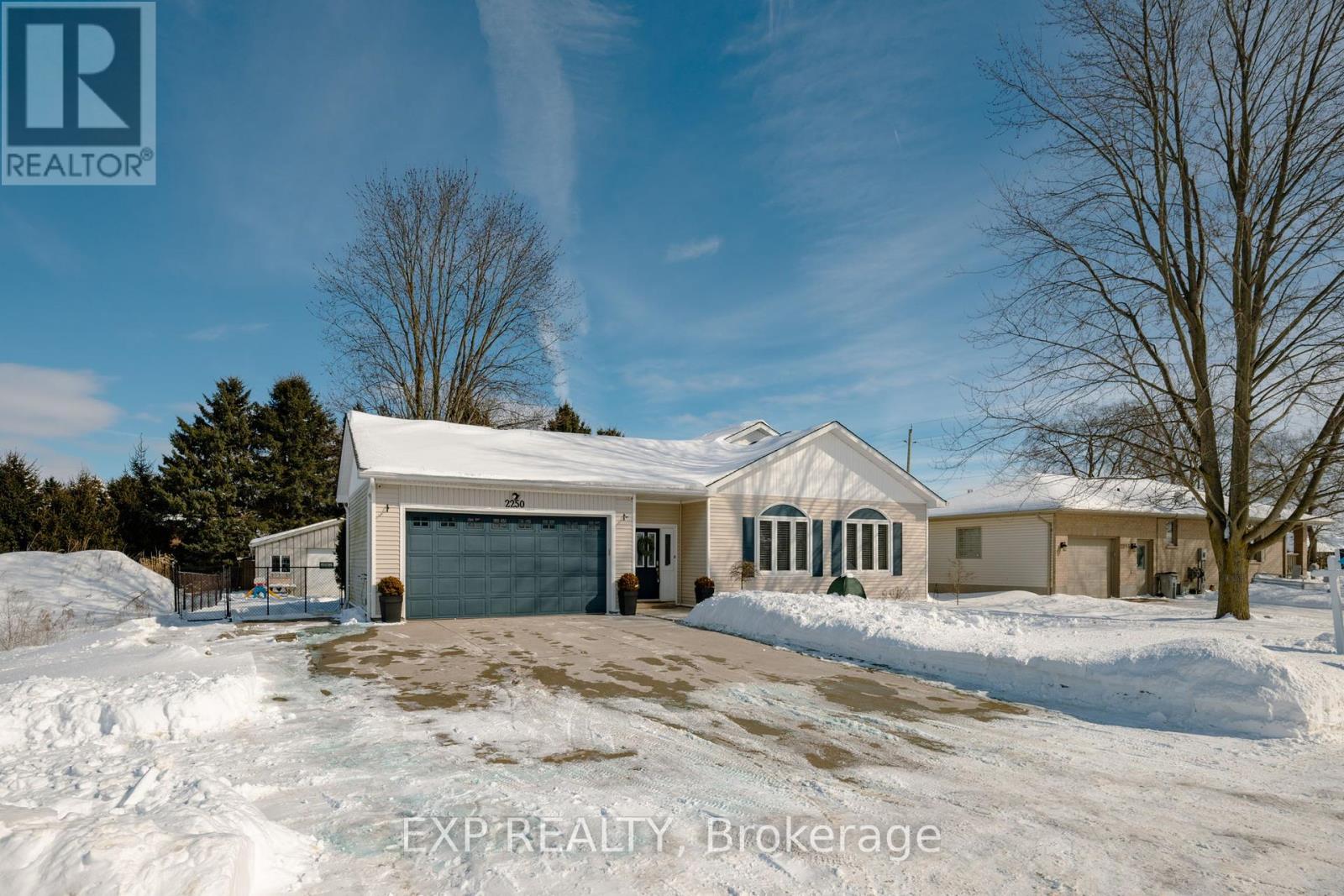 2250 EDGEWOOD LANE, Strathroy-Caradoc (Mount Brydges)