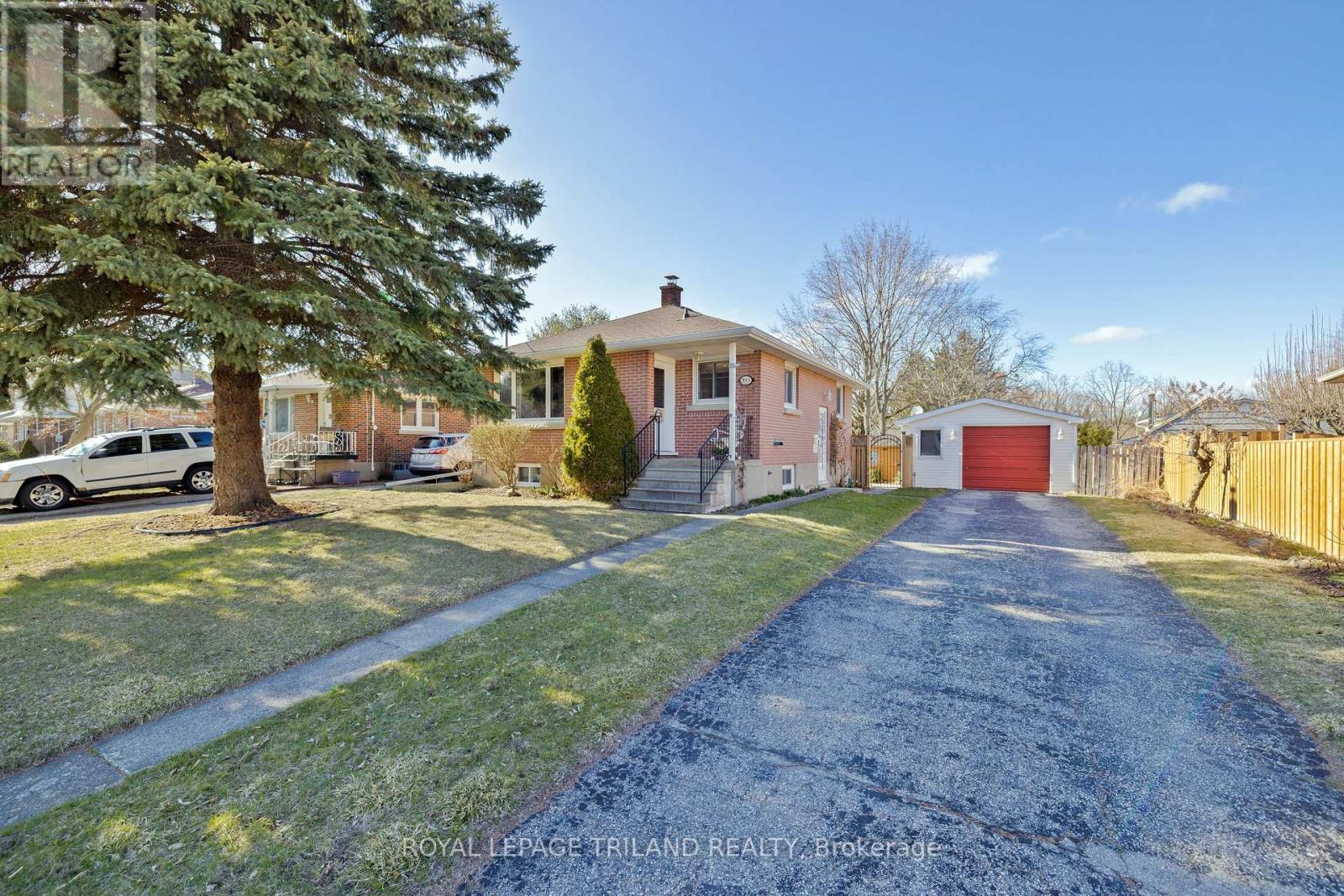 393 ARGYLE STREET, Woodstock (Woodstock - South)