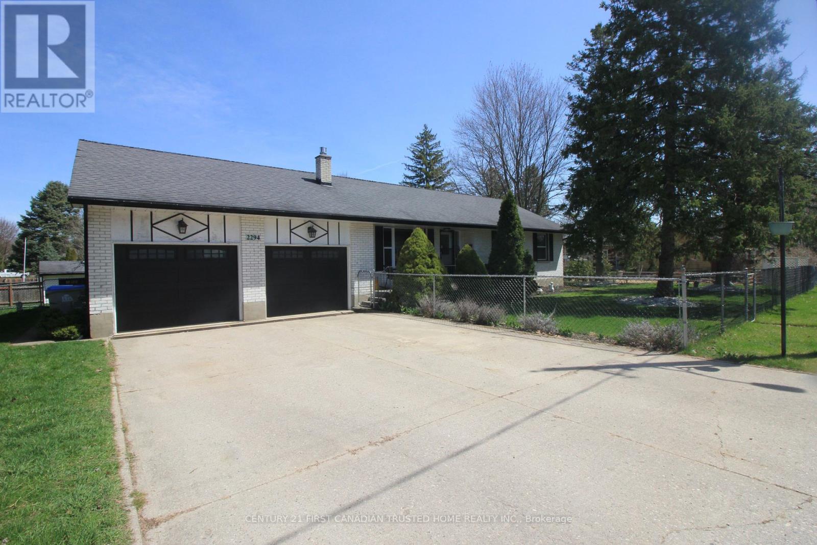 2294 GORE STREET, Strathroy-Caradoc (Mount Brydges)