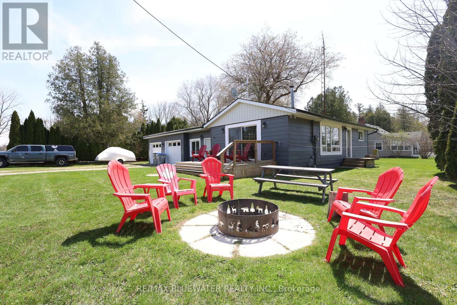 7597 BIDDULPH STREET, Lambton Shores (Port Franks)