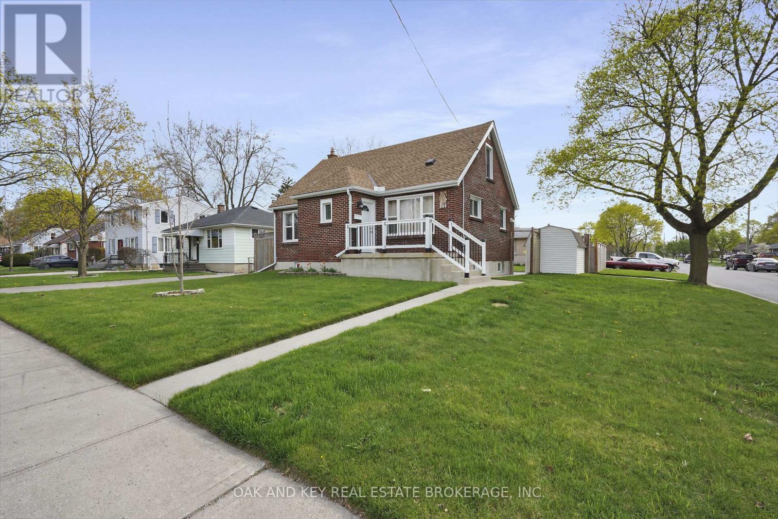 216 VANCOUVER STREET, London East (East H)