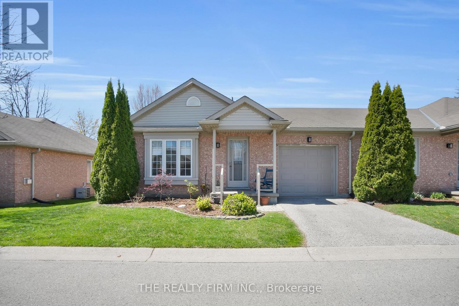 16 - 601 GRENFELL DRIVE, London North (North C)
