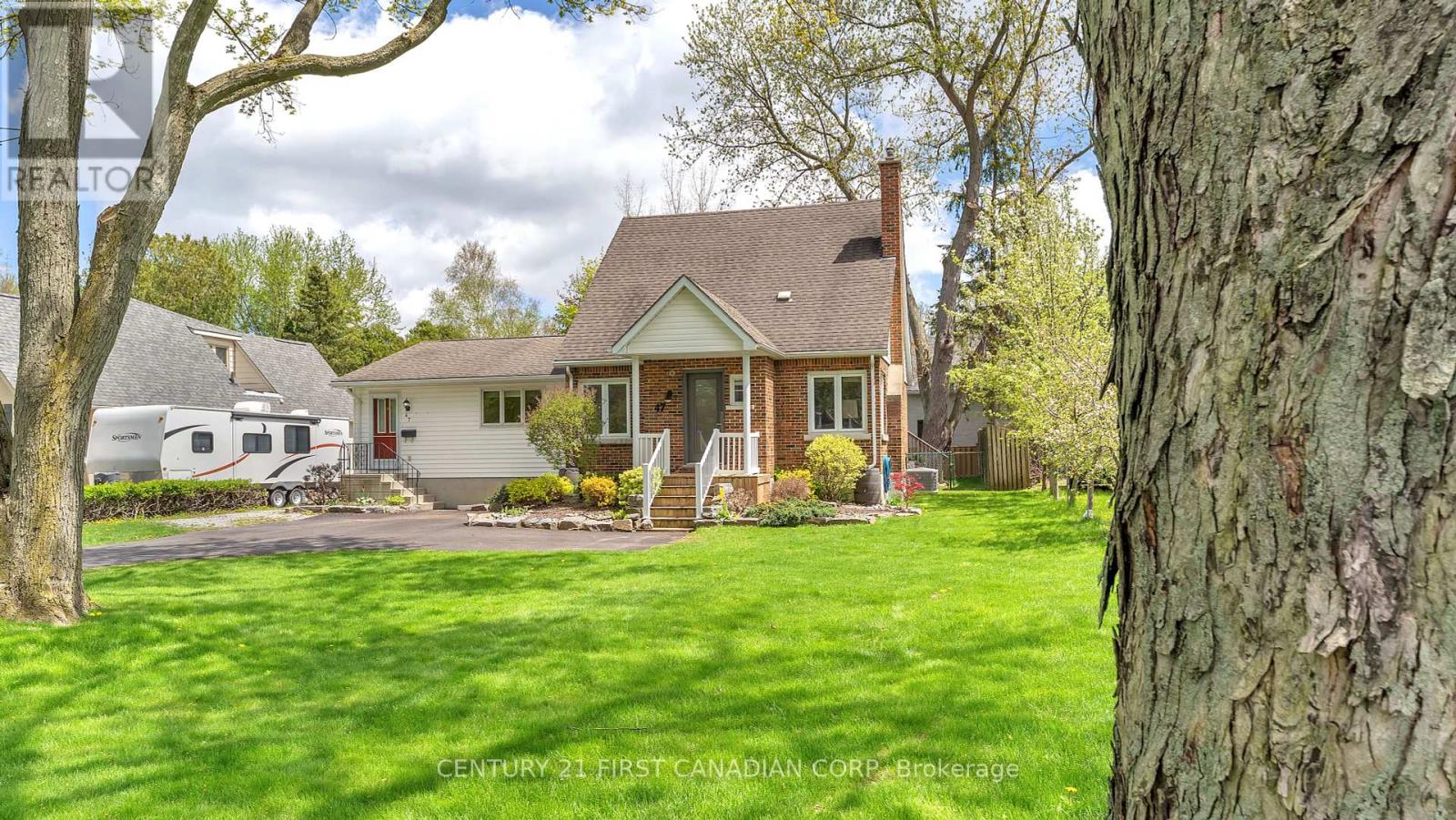 47 CRESCENT AVENUE, Central Elgin (Lynhurst)