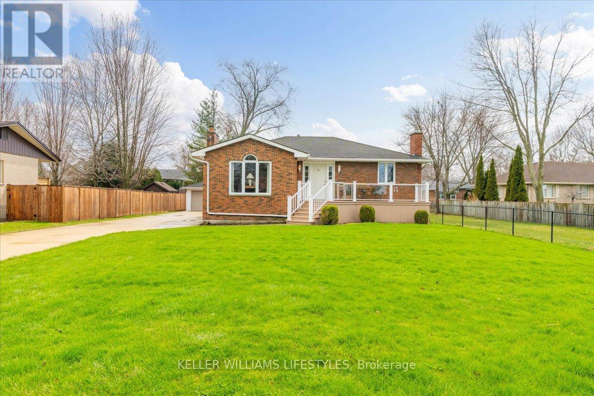 3241 DEVONSHIRE ROAD, Plympton-Wyoming (Plympton Wyoming)