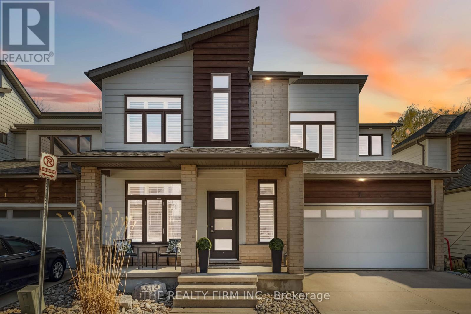 3 - 727 APRICOT DRIVE, London South (South K)