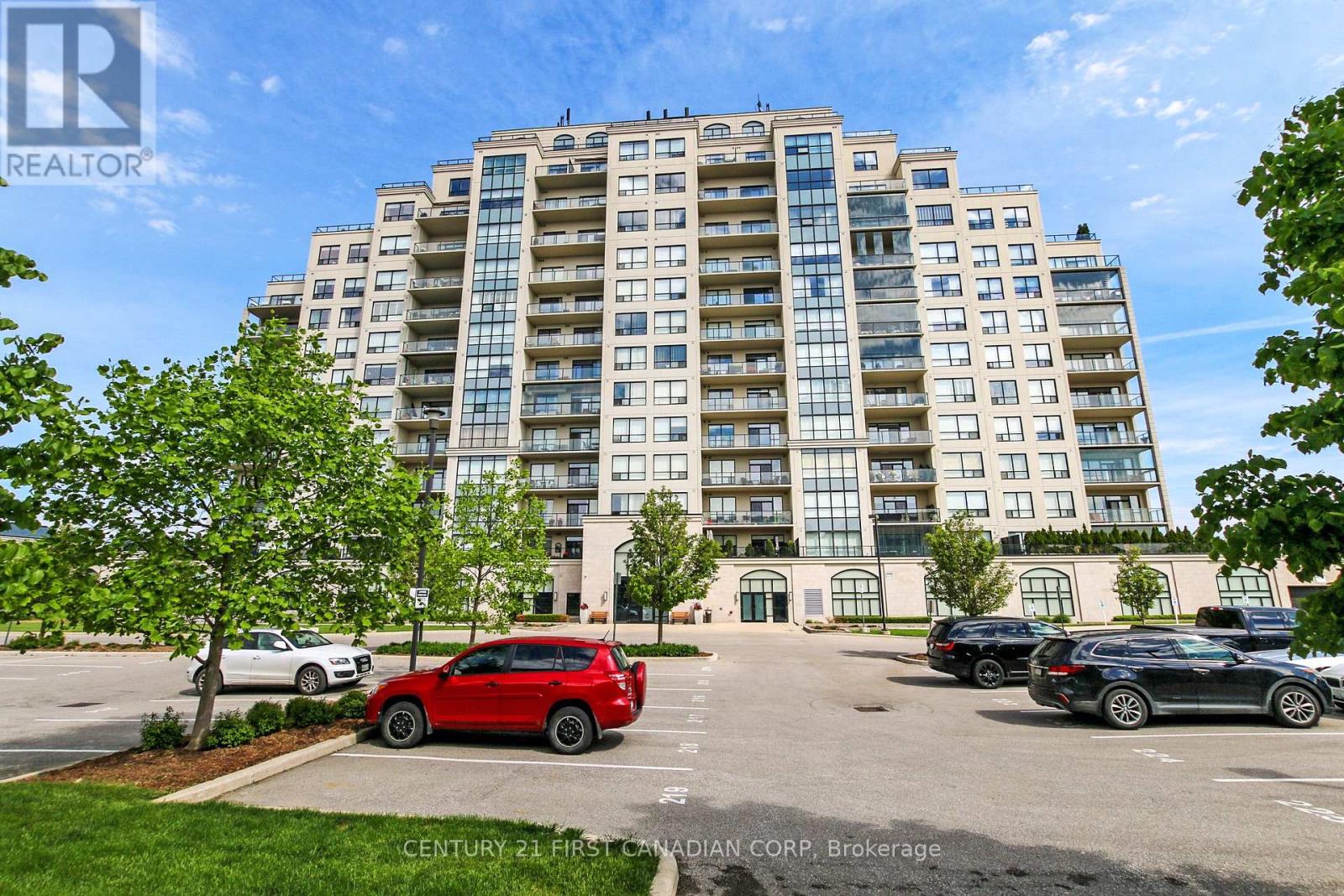 240 VILLAGEWALK BOULEVARD, London North (North R)