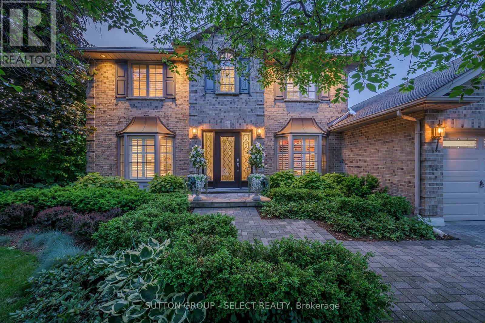 408 SUNNYSIDE CRESCENT, London North (North G)