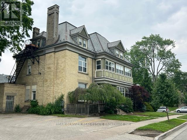 324 WOLFE STREET, London East (East F)