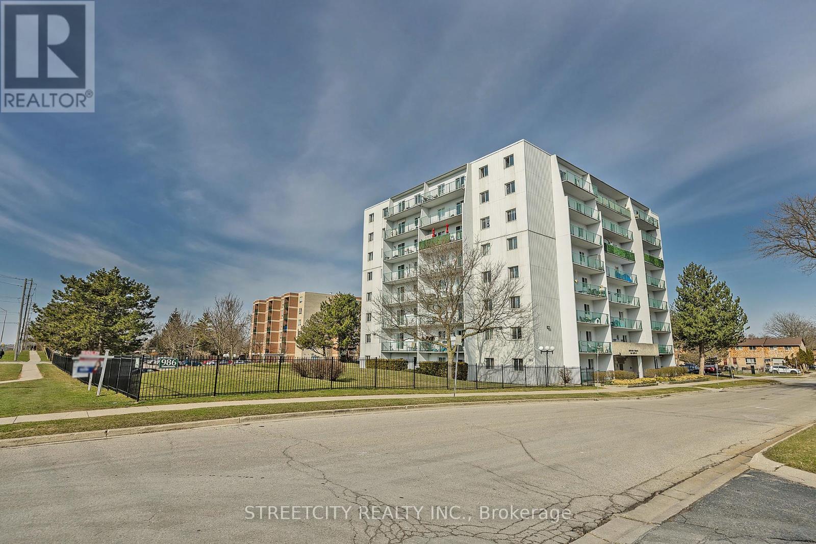 701 - 986 HURON STREET, London East (East A)