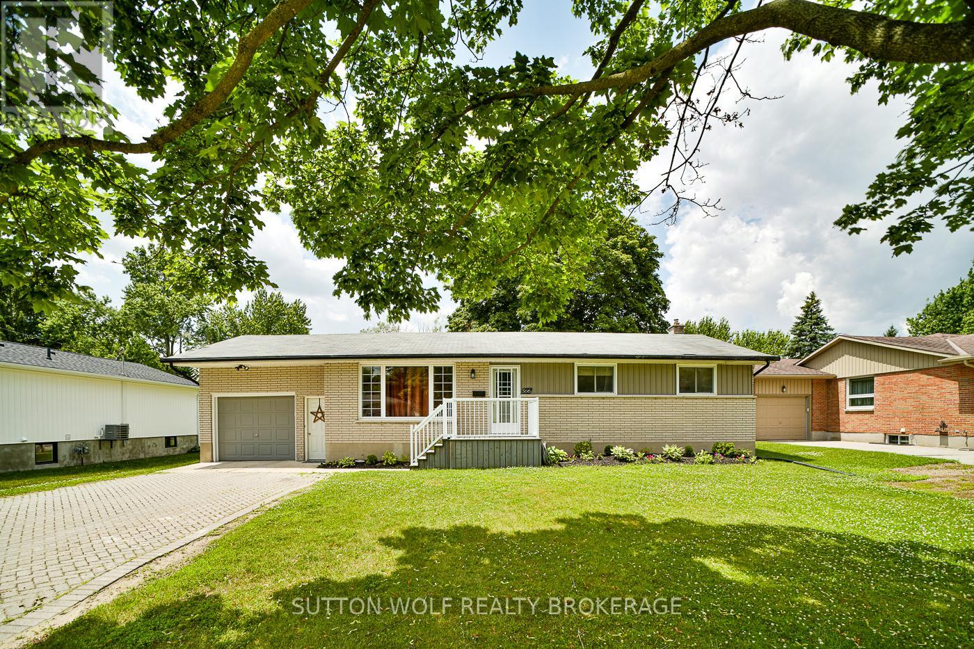 566 DEWAN STREET, Strathroy-Caradoc (NW)